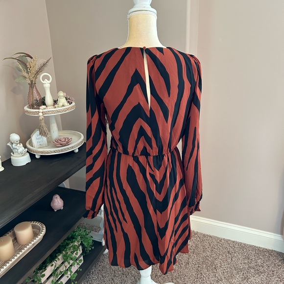 NWT Peyton Jensen Evereve Dress (size Small) - Picture 4 of 5